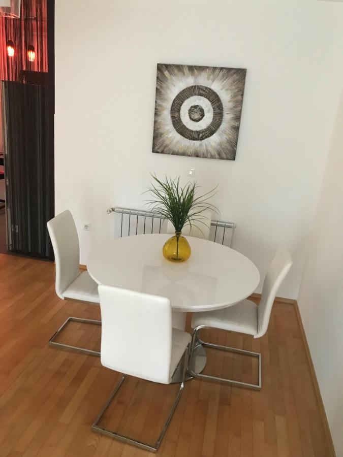Apartment Angela With Private Garage Slot Pula Exterior photo